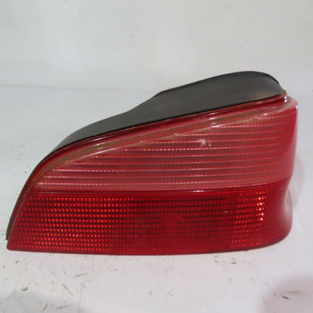 Feu arrière droit occasion  Peugeot 106 II (1A_, 1C_) 1.4 i (1996-2004)   6351G6 