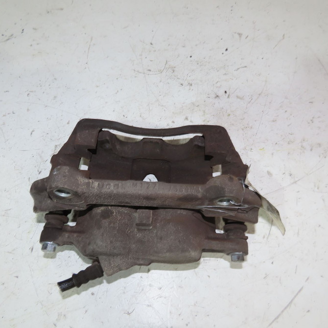 Etrier de frein avant droit occasion  Opel VIVARO A Autobus/Autocar (X83) 2.0 cdti (f7, j7, a07) (2006-2014)   93192059  3