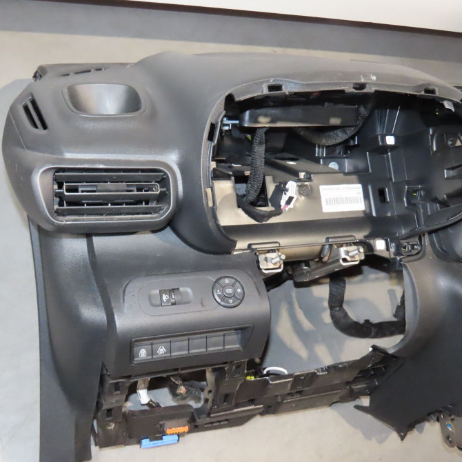 Planche de bord occasion  Citroën BERLINGO (ER_, EC_) 1.5 bluehdi 130 (ecyhzj, ecyhzr) (2018)     3