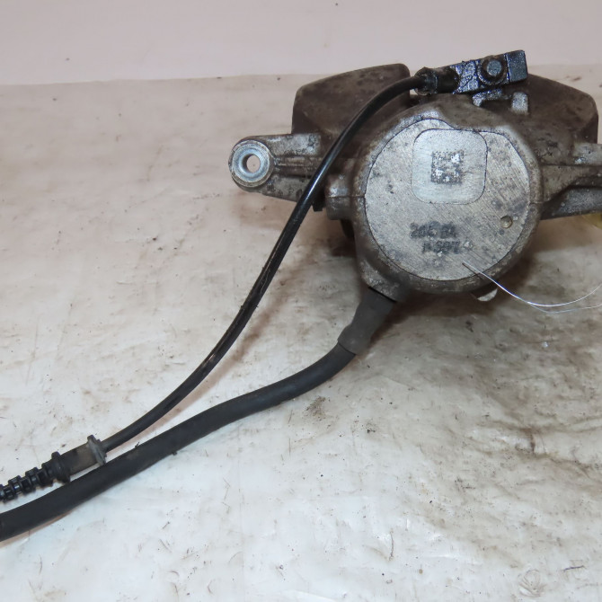 Etrier de frein avant droit occasion  Mercedes-benz CLASSE C (W204) C 200 cdi (204.007, 204.006) (2007-2009)   2044214081  4