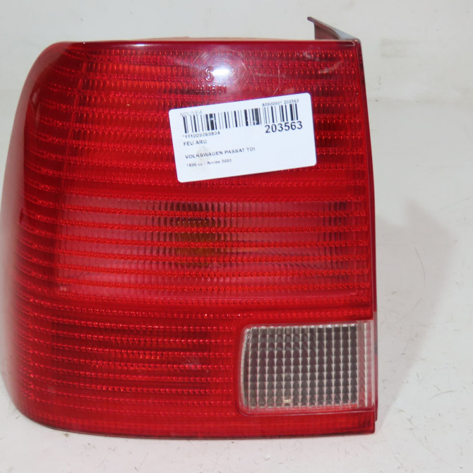 Feu arrière gauche occasion  Volkswagen vw PASSAT B5 (3B2) 1.9 tdi (1996-2000)   3B5945095J  1