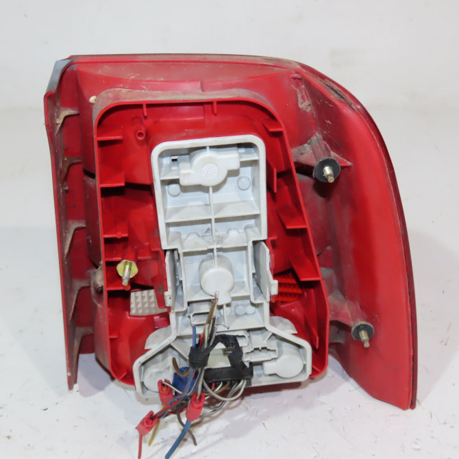 Feu arrière gauche occasion  Volkswagen vw PASSAT B5 (3B2) 1.9 tdi (1996-2000)   3B5945095J  3