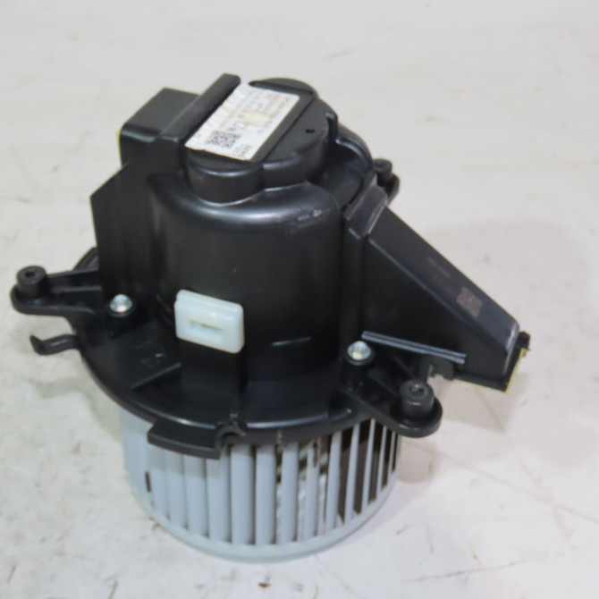 Moteur ventilateur chauffage occasion  Ds DS 7 Crossback (J4_, JR_, JC_) 1.5 bluehdi 130 (jcyhzj, jcyhzr) (2017)   9849717380  1