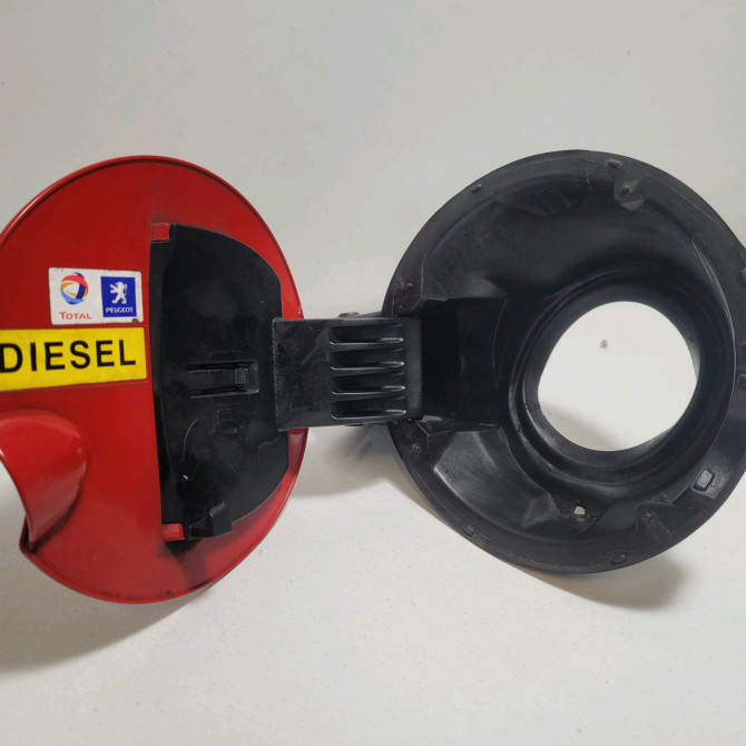 Volet de trappe carburant occasion  Peugeot 207/207+ (WA_, WC_) 1.6 hdi (2006-2013) 5 portes   1517F5  2