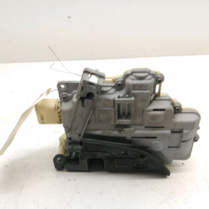 Serrure porte avd occasion  Audi A3 (8P1) 1.9 tdi (2003-2010) 3 portes   4F1837016  4