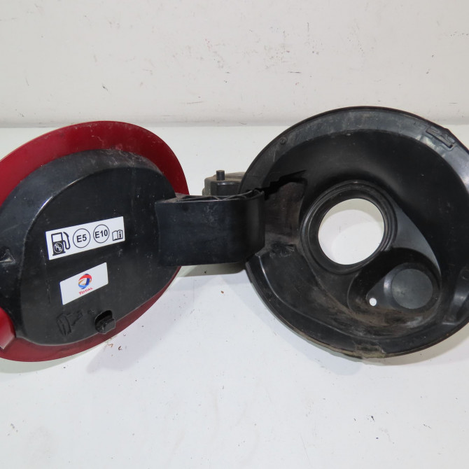 Volet de trappe carburant occasion  Peugeot 2008 I (CU_) 1.2 puretech 82 (2018-2019)   9818384480  3