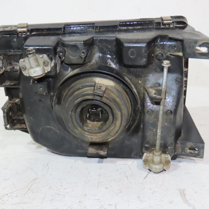 Phare gauche occasion  Mitsubishi PAJERO II (V3_W, V2_W, V4_W) 2.5 td 4wd (v24c, v24w) (1990-1999)   MB683887  3