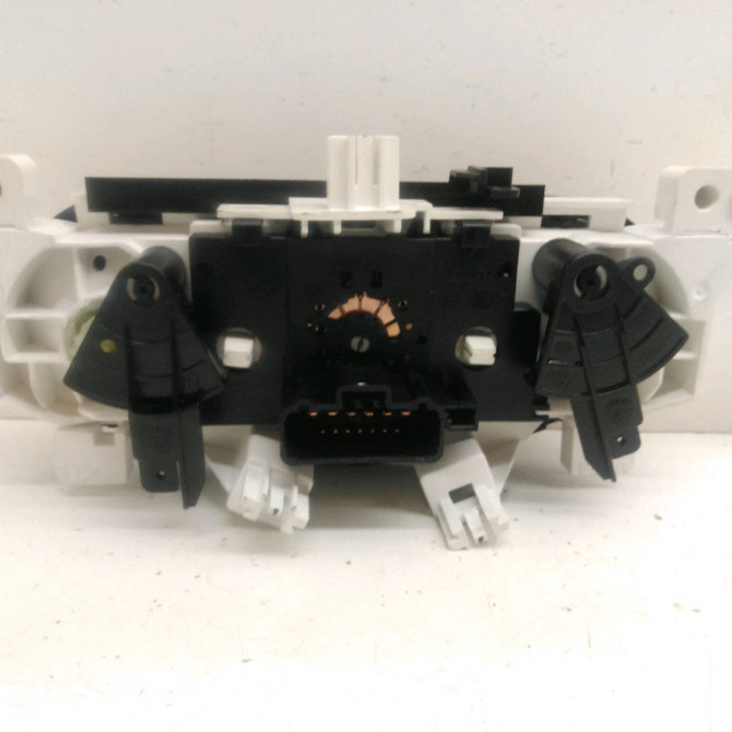 Commande de chauffage occasion  Renault TWINGO III (BCM_, BCA_) 1.0 sce 70 (bcmb) (2015) 5 portes   275102284R  2