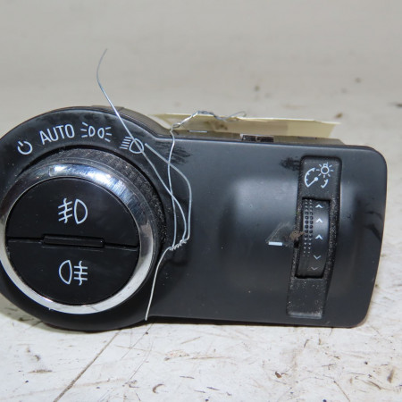 Interrupteur commande de phares occasion  Opel INSIGNIA A (G09) 1.6 cdti (68) (2015-2017)   22901659 