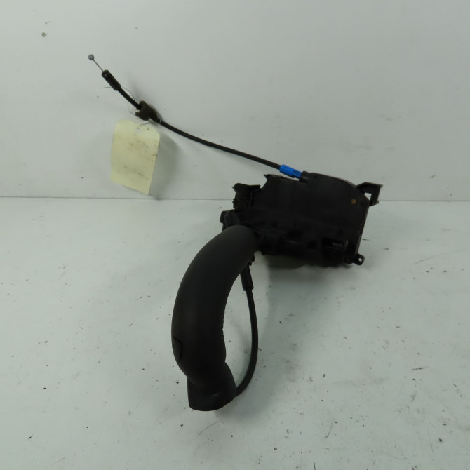 Serrure porte avg occasion  Renault MEGANE III Grandtour (KZ0/1) 1.5 dci (kz09, kz0d, kz1g, kz29, kz14, kz1w, kz10, kz1f,... (2009) 5 portes   805030001R  2