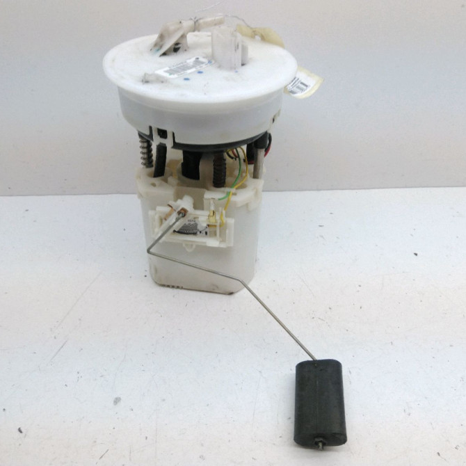 Pompe à carburant immergée occasion  Mazda 2 (DE_, DH_) 1.3 (de3fs) (2007-2015)   ZJ381335XC  3