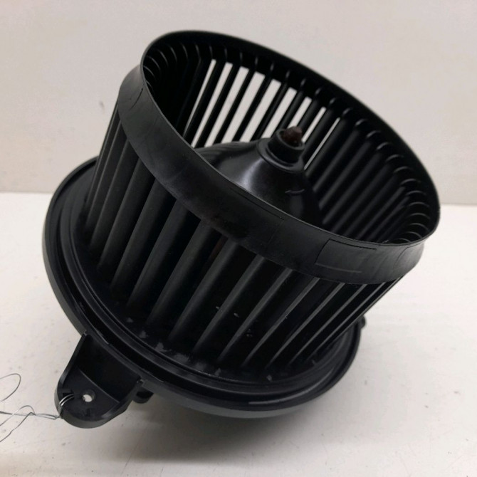 Moteur ventilateur chauffage occasion  Ford FIESTA VII (HJ, HF) 1.5 tdci (2017)   2067889  1