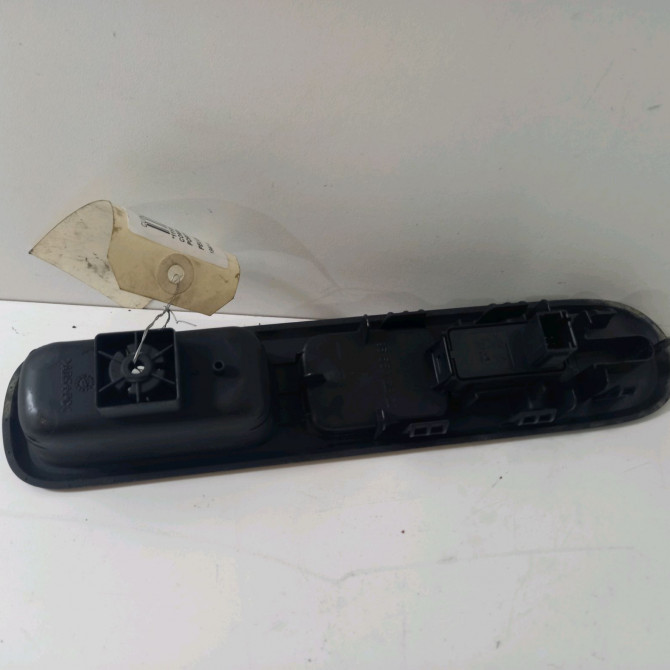 Commande lève-glace porte avant droite occasion  Peugeot 5008 (0U_, 0E_) 1.6 hdi (2010-2017)   6490X3  2