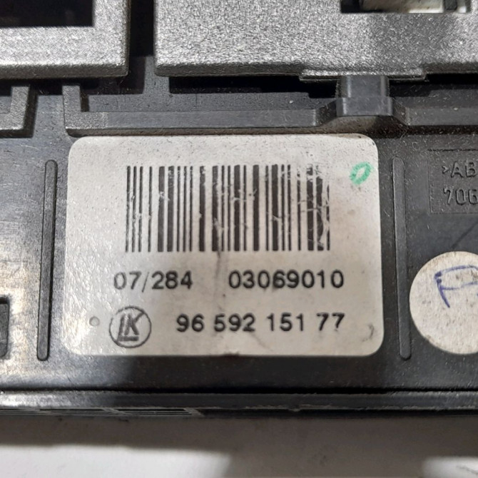 Bouton de warning occasion  Peugeot 308 I (4A_, 4C_) 1.6 hdi (2007-2014) 5 portes   9659215177  2