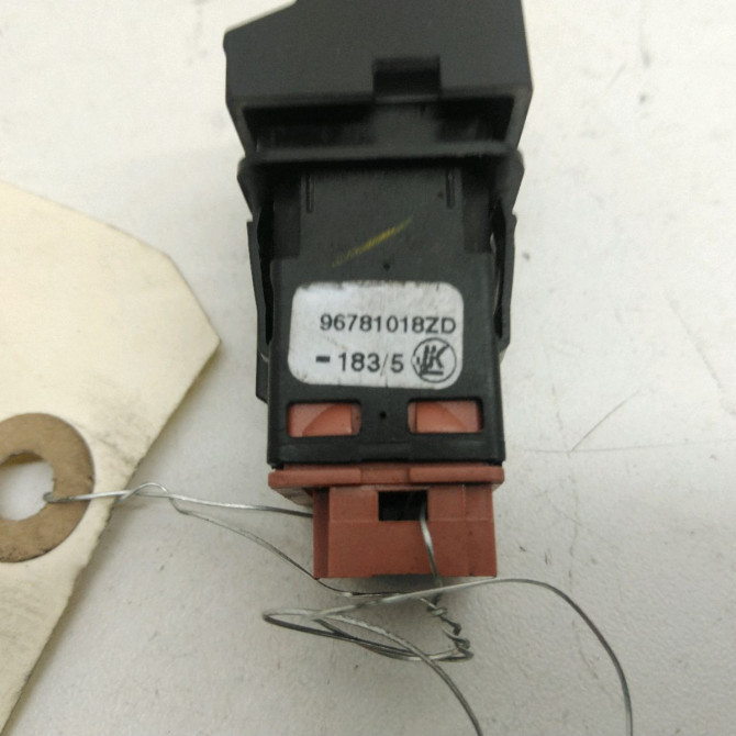 Bouton de warning occasion  Citroën C4 PICASSO II 1.6 bluehdi 120 (2014)   96781018ZD  2