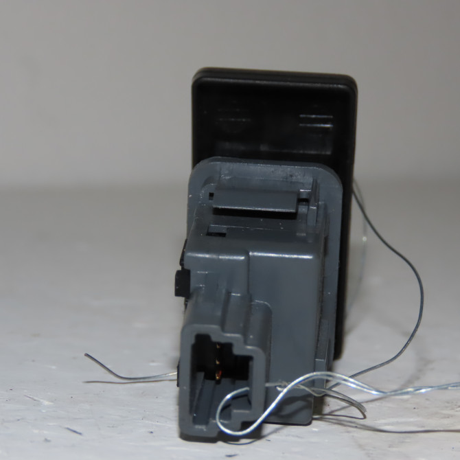 Bouton de warning occasion  Toyota AVENSIS Break (_T27_) 2.2 d-4d (adt271_) (2008-2018)   8433205060  3