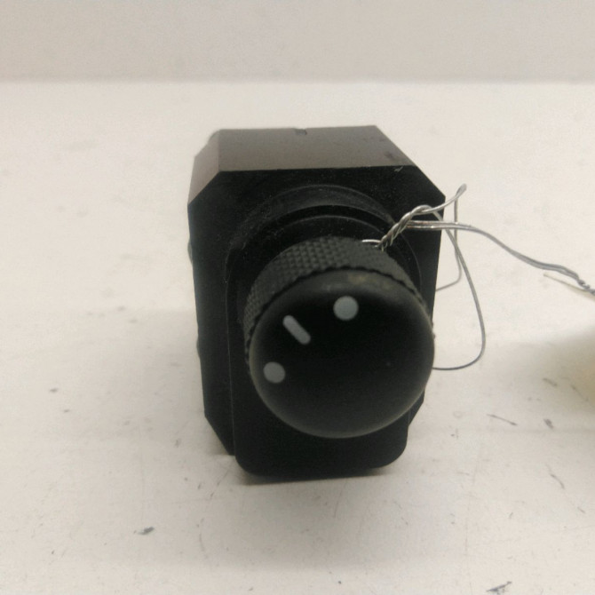 Commande rétroviseurs extérieures électriques occasion  Suzuki SWIFT IV (FZ, NZ) 1.2 (azh 412) (2010)   3795062J11  1