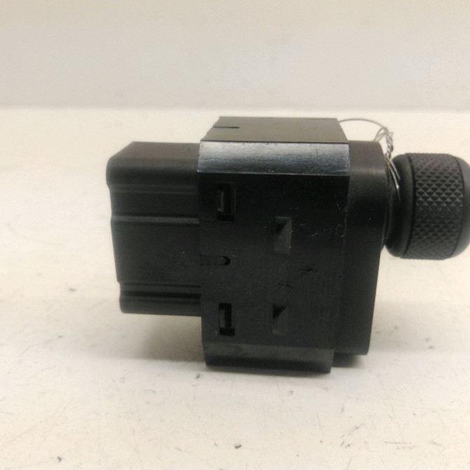 Commande rétroviseurs extérieures électriques occasion  Suzuki SWIFT IV (FZ, NZ) 1.2 (azh 412) (2010)   3795062J11  3