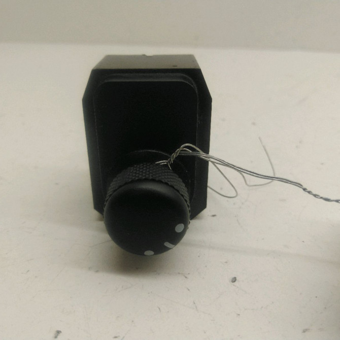 Commande rétroviseurs extérieures électriques occasion  Suzuki SWIFT IV (FZ, NZ) 1.2 (azh 412) (2010)   3795062J11  4