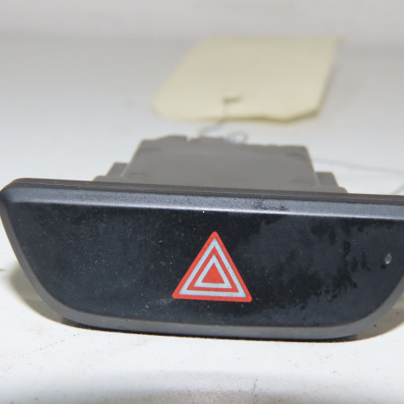 Bouton de warning occasion  Toyota YARIS (_P21_, _PA1_, _PH1_) 1.5 hybrid (mxph10, mxph11) (2020) 5 portes   843320D220 