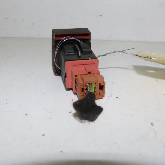 Bouton de warning occasion  Peugeot 3008 Monospace (0U_) 1.6 hdi (2009-2016) 5 portes   96652440ZD  2