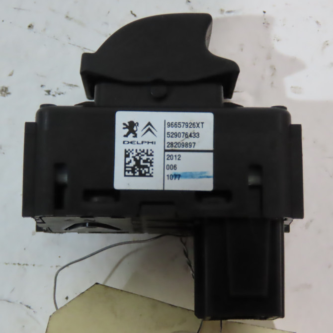 Commande leve-glace porte arrière gauche occasion  Citroën C4 II (NC_) 1.6 hdi 90 (2009) 5 portes   6490JZ  2