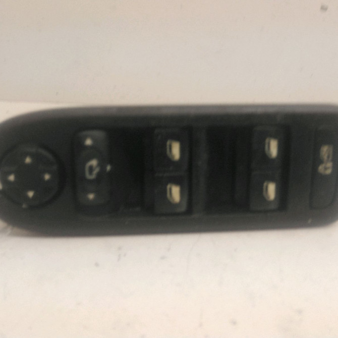 Commande lève-glace porte avant gauche occasion  Citroën C5 III (RD_) 2.0 hdi 140 (2008) 4 portes   6490NR  1