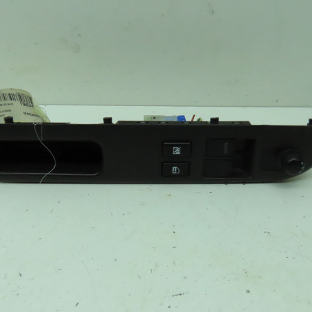 Commande lève-glace porte avant gauche occasion  Suzuki SWIFT III (MZ, EZ) 1.3 ddis (rs 413d) (2005) 5 portes   3799062J10 