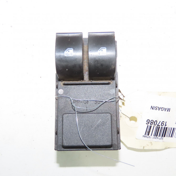 Commande lève-glace porte avant gauche occasion  Fiat GRANDE PUNTO (199_) 1.3 d multijet (2008)   735428719  1