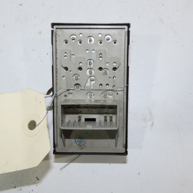 Commande lève-glace porte avant gauche occasion  Fiat GRANDE PUNTO (199_) 1.3 d multijet (2008)   735428719  2