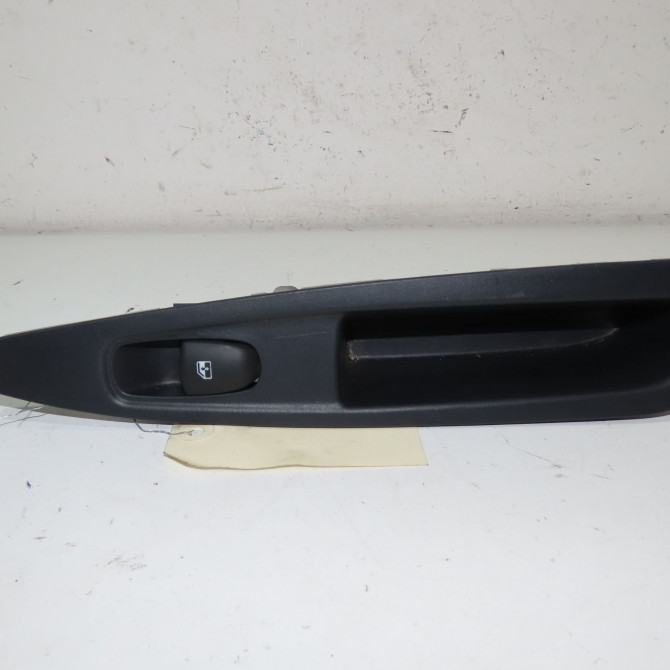 Commande leve-glace porte arrière droite occasion  Nissan QASHQAI II SUV (J11, J11_) 1.2 dig-t (2013)   25411HV02B  1