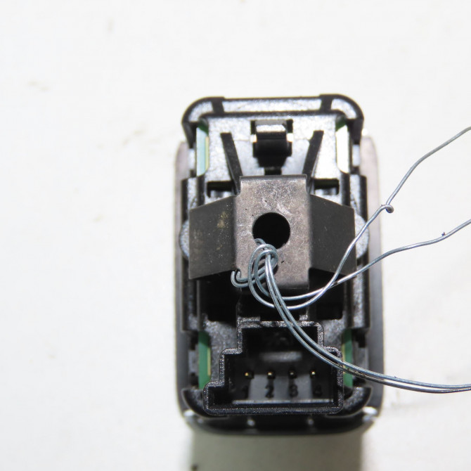 Commande leve-glace porte arrière gauche occasion  Mercedes-benz CLASSE A (W176) A 200 cdi / d (176.008) (2014-2018)   20490581029107  3