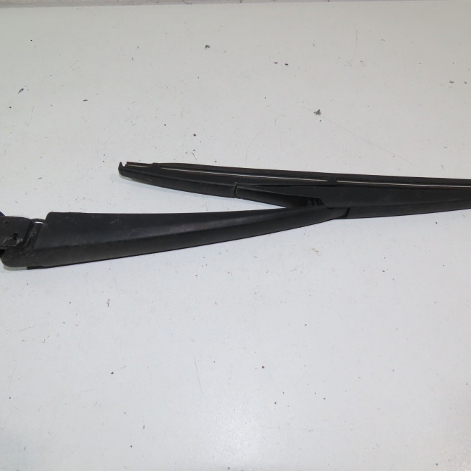 Bras essuie-glace arrière occasion  Toyota YARIS (_P13_) 1.5 (nsp131_) (2017)   852410D150  1