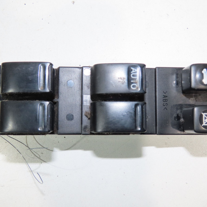 Commande lève-glace porte avant gauche occasion  Nissan PRIMERA Hatchback (P12) 1.9 dci (2003-2007)   25401AV640  1