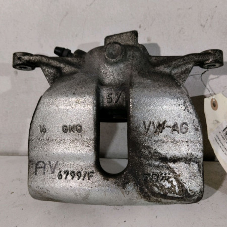 Etrier de frein avant droit occasion  VOLKSWAGEN TOURAN III Phase 1 06-2015->...   8V0615124D 