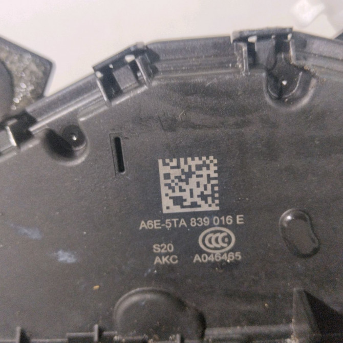 Serrure porte ard occasion  VOLKSWAGEN TOURAN III Phase 1 06-2015->...   5TA839016Q  2