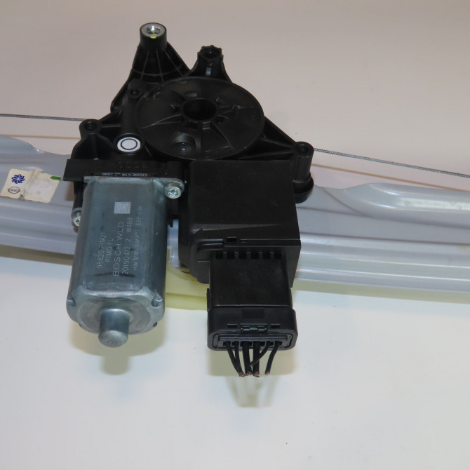 Mecanisme+moteur leve-glace avg occasion  Opel CROSSLAND X / CROSSLAND (P17, P2QO) 1.2 (75) (2017)   39227499  4