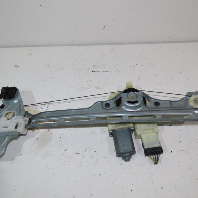 Mecanisme+moteur leve-glace ard occasion  Peugeot 308 II (LB_, LP_, LW_, LH_, L3_) 1.2 thp 110 (2013-2021)   9826080380  1