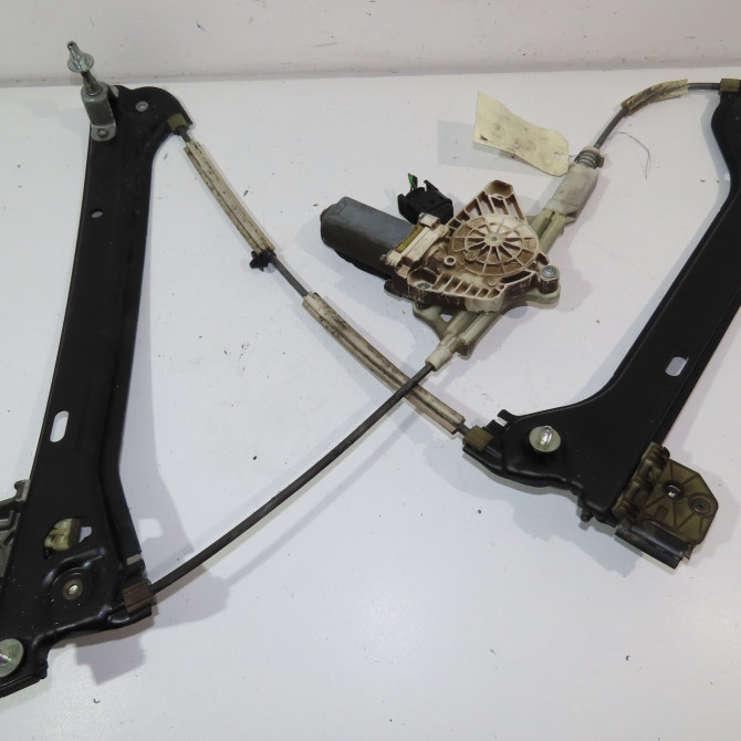 Mecanisme + moteur lève-glace avant droit occasion  Mercedes-benz CLA Coupé (C117) Cla 220 cdi / d (117.303) (2013-2019)   1177200279  2