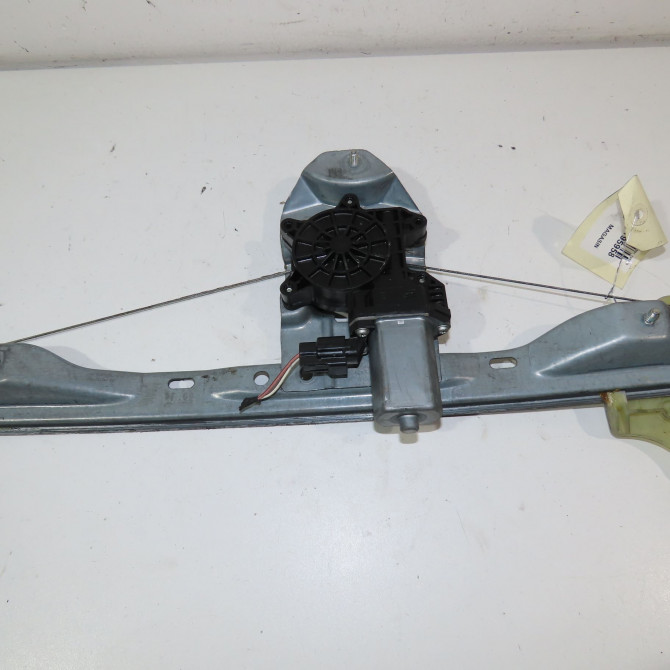 Mecanisme + moteur lève-glace avant droit occasion  Renault TWINGO III (BCM_, BCA_) 1.0 sce 70 (2014) 5 portes   807208353R  3