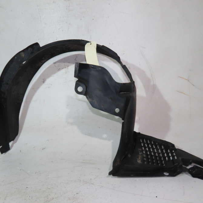 Pare-boue avant gauche occasion  Renault LAGUNA II Grandtour (KG0/1_) 2.0 16v (kg03, kg0z, kg0t, kg1y) (2005-2007)   8200574459  2