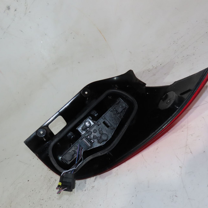 Feu arrière gauche occasion  Renault LAGUNA II Grandtour (KG0/1_) 2.0 16v (kg03, kg0z, kg0t, kg1y) (2005-2007)   8200703487  3