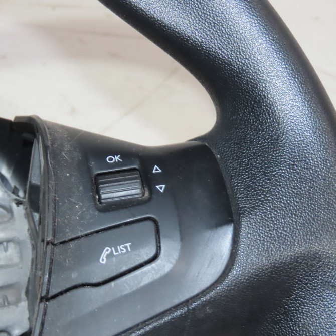 Volant de direction occasion  Peugeot 208 I (CA_, CC_) 1.6 hdi / bluehdi 75 (2013) 5 portes   96739503ZD  4