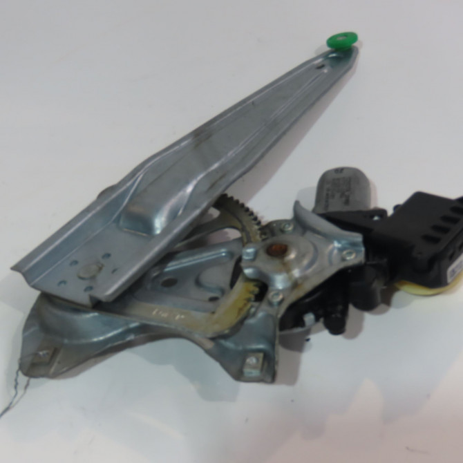 Mecanisme+moteur leve-glace arg occasion  Toyota AURIS (_E15_) 1.4 d-4d (nde150_) (2007-2012) 3 portes   6984002390  4