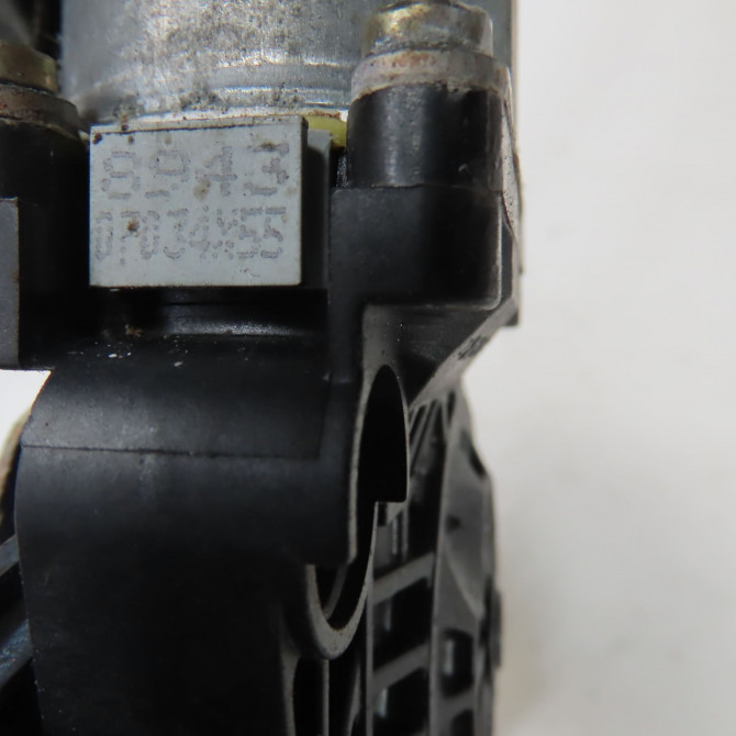 Mecanisme + moteur lève-glace avant droit occasion  Peugeot 206 3/5 portes (2A/C) 1.4 hdi eco 70 (2001-2009) 5 portes   9222F8  2