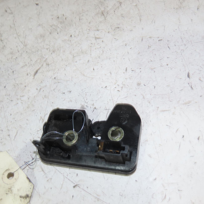 Serrure hayon occasion  Volkswagen vw POLO III (6N1) 60 1.4 (1995-1999)   6N0827505A  2