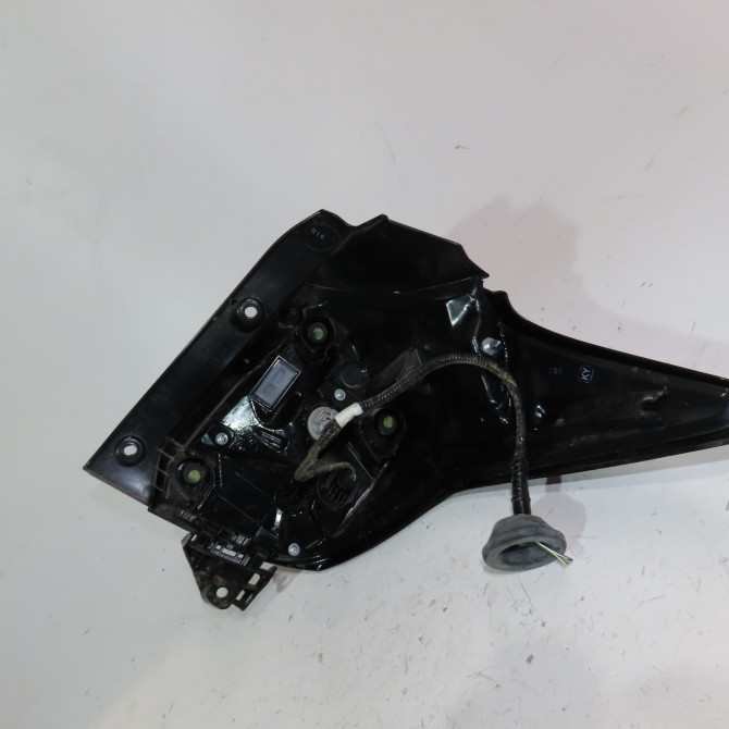 Feu arrière gauche occasion  Toyota YARIS (_P21_, _PA1_, _PH1_) 1.5 hybrid (mxph10, mxph11) (2020) 5 portes   81561K0040  2