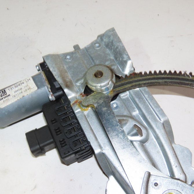 Mecanisme+moteur leve-glace avg occasion  Opel ZAFIRA / ZAFIRA FAMILY B (A05) 1.9 cdti (m75) (2005-2015) 5 portes   93184842  3