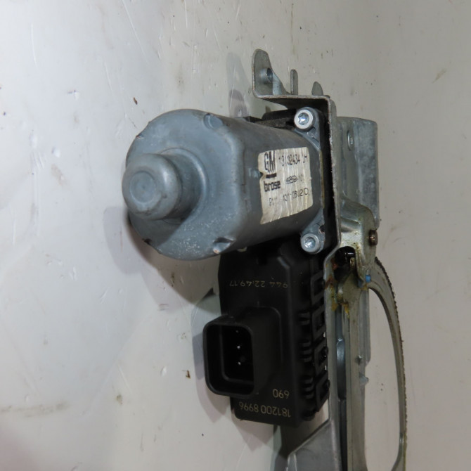 Mecanisme+moteur leve-glace avg occasion  Opel ZAFIRA / ZAFIRA FAMILY B (A05) 1.9 cdti (m75) (2005-2015) 5 portes   93184842  4