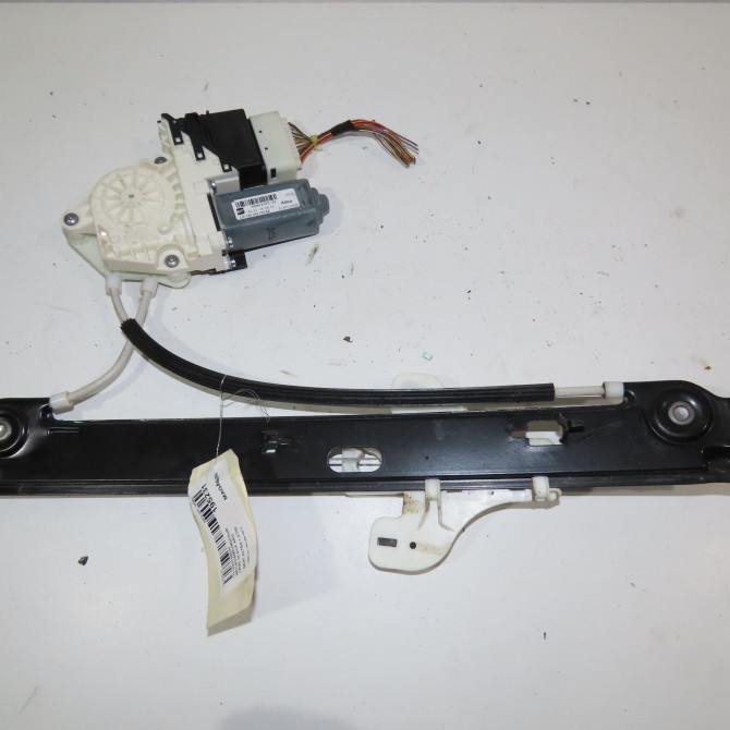 Mecanisme+moteur leve-glace arg occasion  Seat ALTEA (5P1) 1.6 tdi (2009)   5P0839461A  3